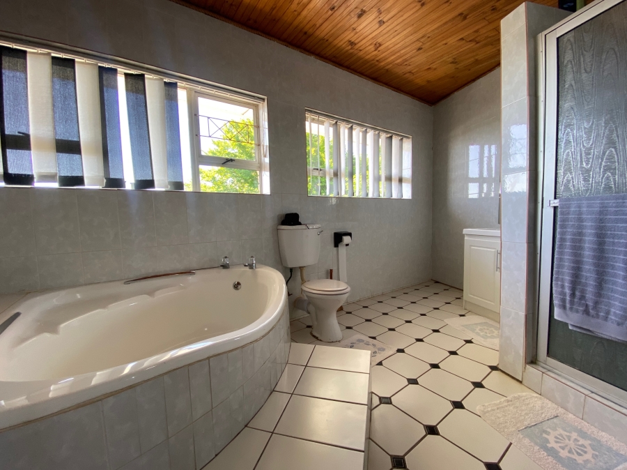 5 Bedroom Property for Sale in Cintsa East Eastern Cape